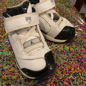 Toddler Jordans size 4